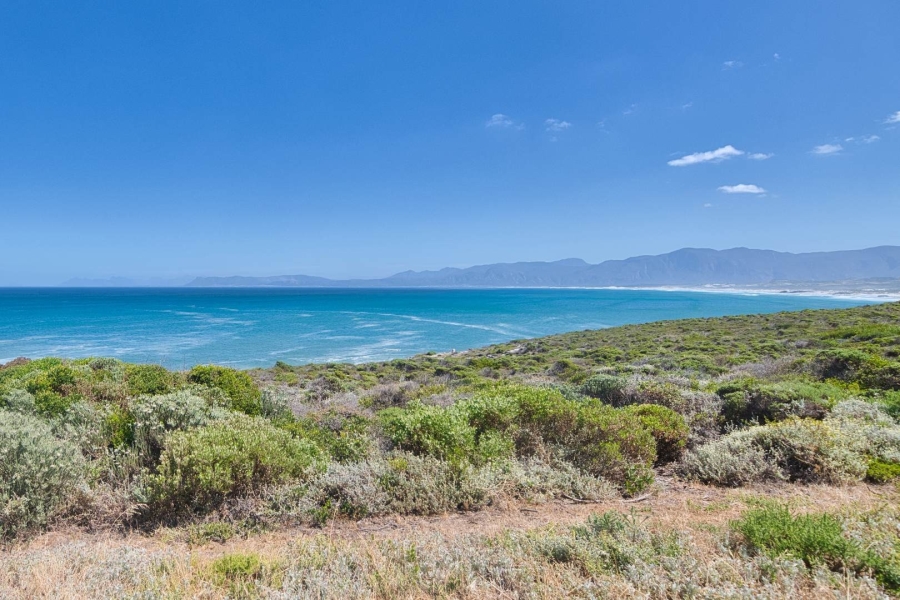 5 Bedroom Property for Sale in De Kelders Western Cape